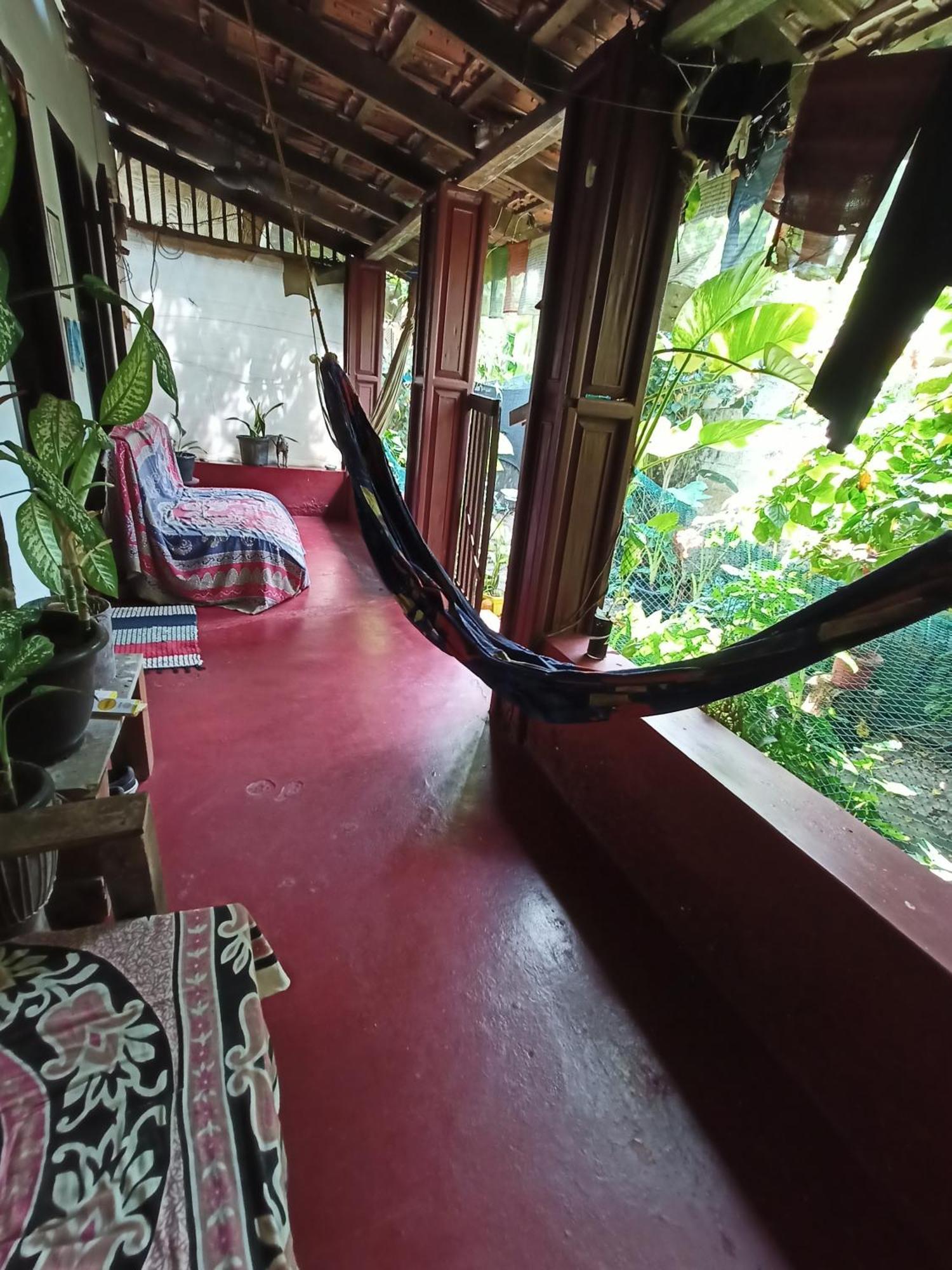The Blues Hotell Alappuzha Exteriör bild